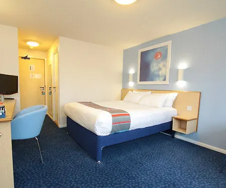 Отель Travelodge Broadway Plaza 3*