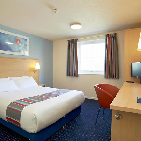 Отель Travelodge Broadway Plaza 3*