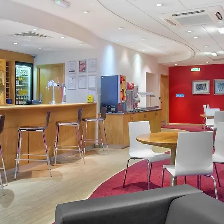 Отель Travelodge Broadway Plaza Бирмингем
